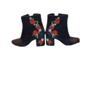 Pull & Bear Women's Size 38 US Size 7.5 Rose Black Suede Boots